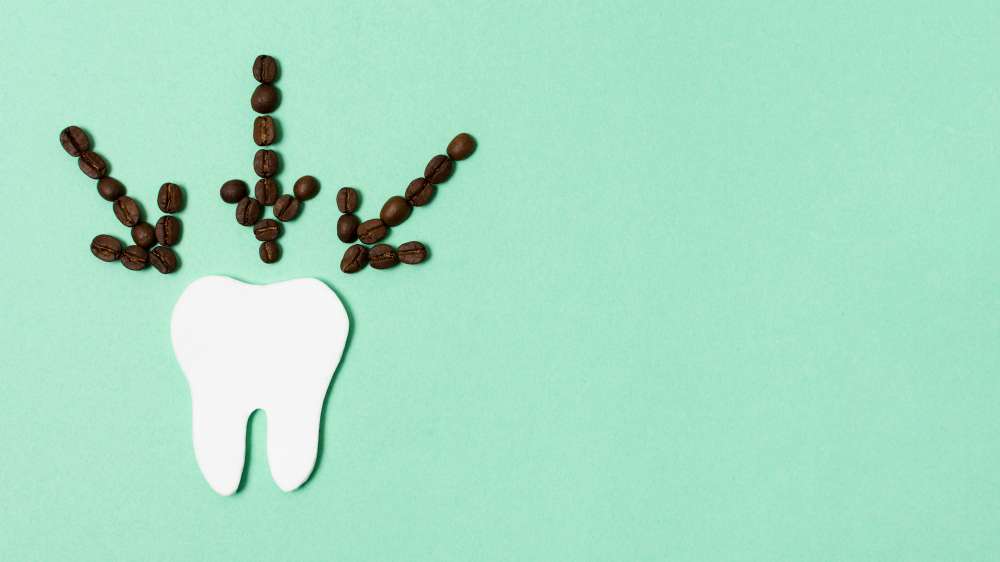 Effects of coffee on teeth and gums: Impact on Your Smile